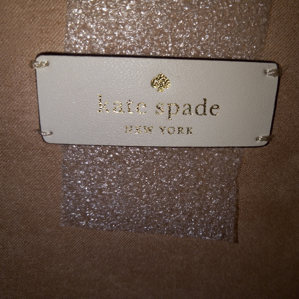Kate Spade New York Crossbody Bag, Wrapping Party Gift Box. Parchment & Gold - Picture 11 of 12